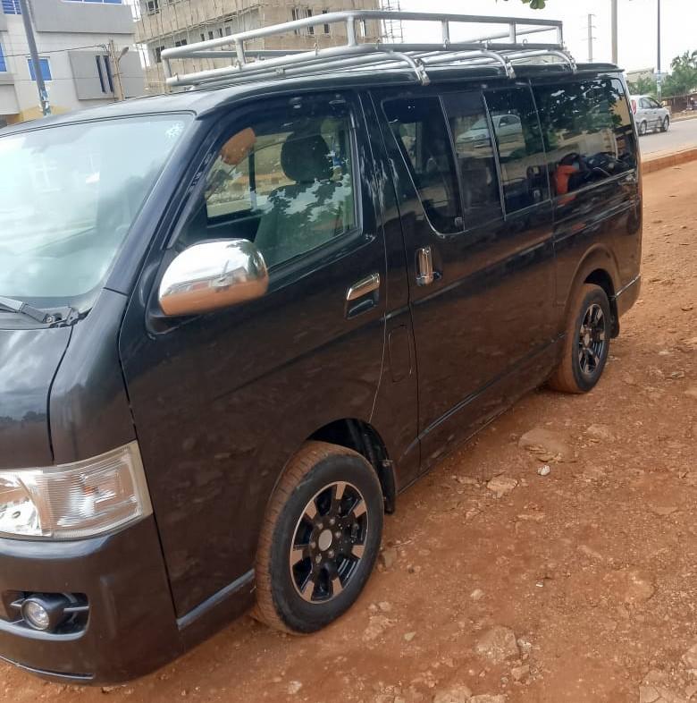 Toyota HIACE - 15 SEATS