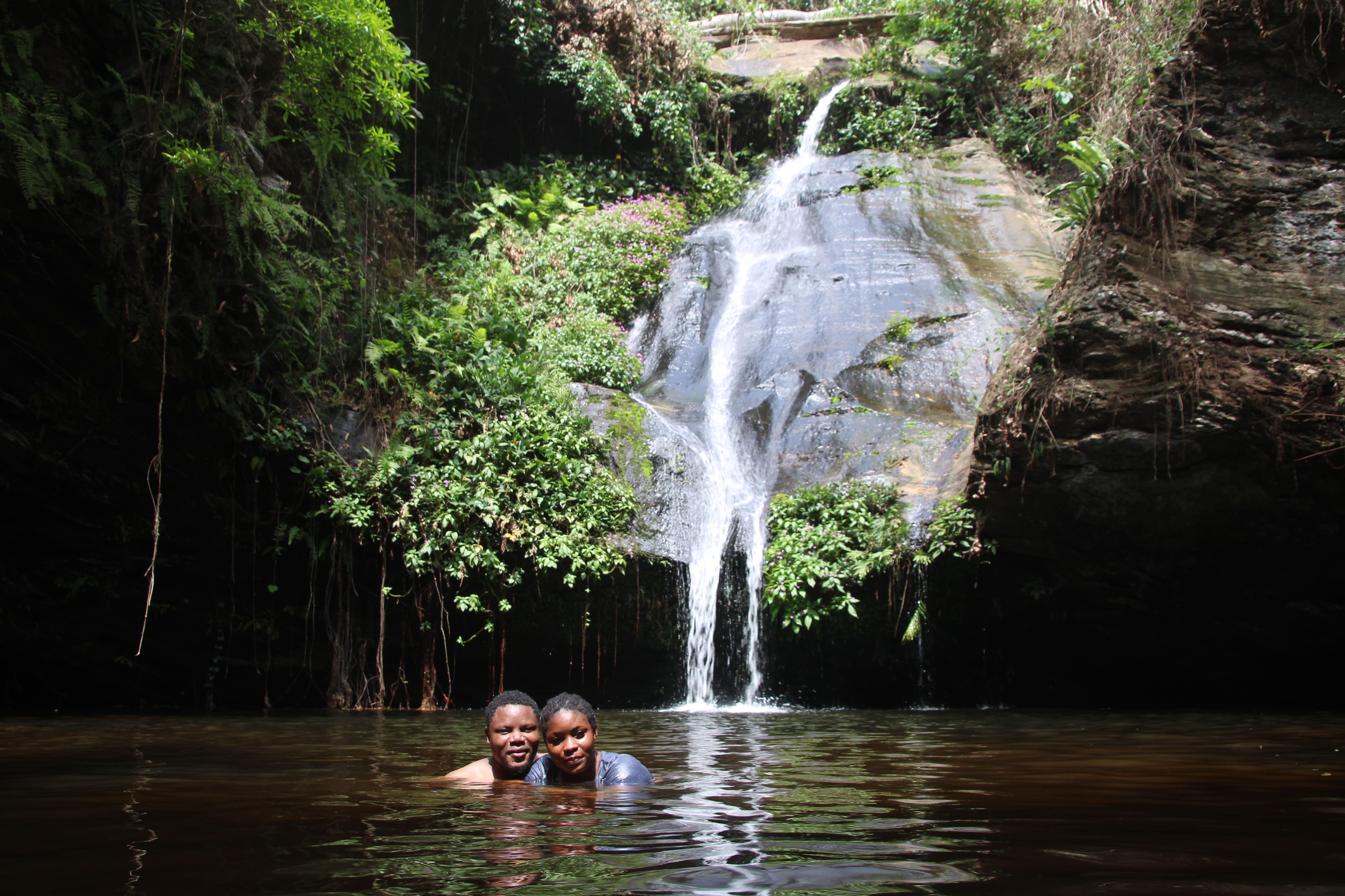 baignade dans la chute de wome