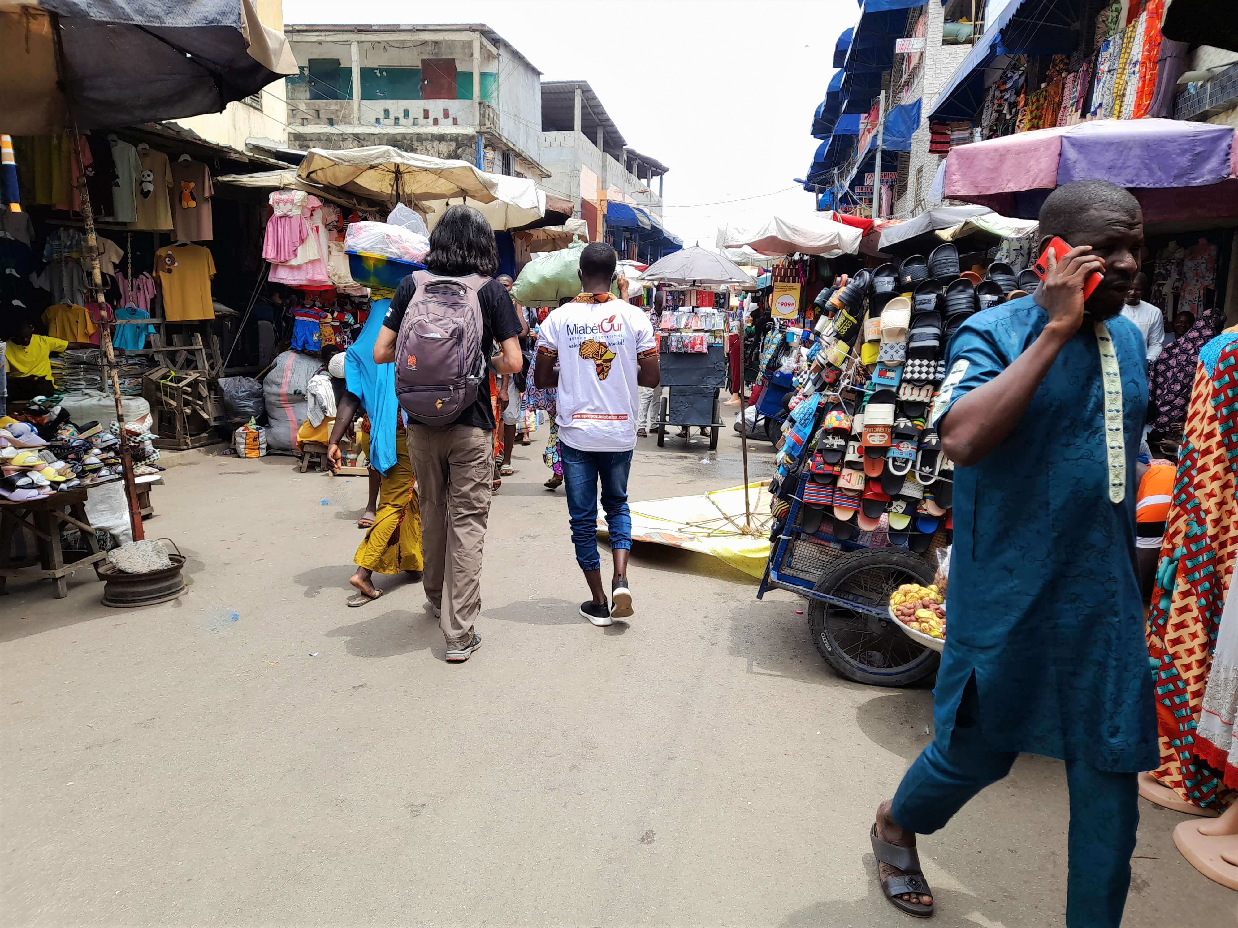 visite guidée et tour au grand marché de lomé